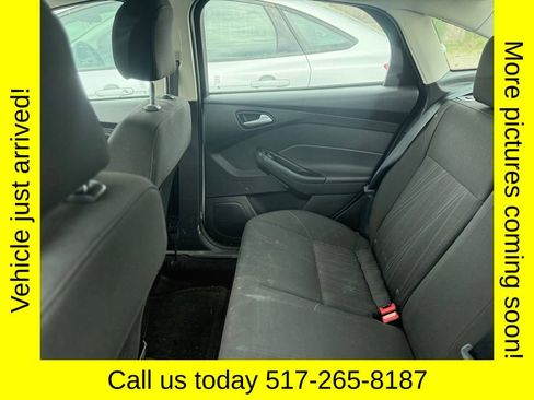 Used 2017 Ford Focus SE FWD image 4