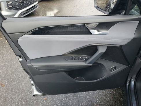 New 2026 Volkswagen Tiguan SE R-Line FWD image 14