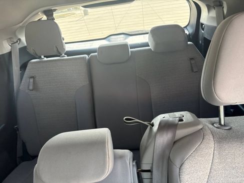 Used 2025 Toyota Sienna LE FWD image 22