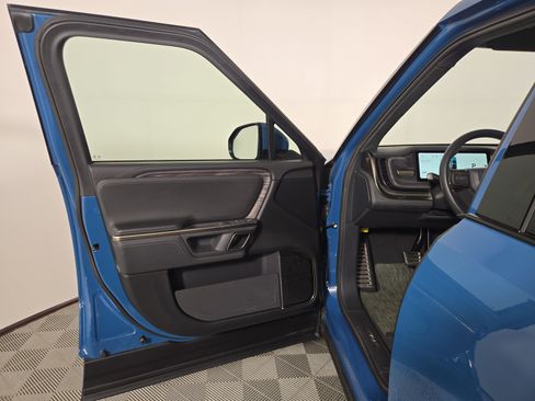 Used 2022 Rivian R1T Launch Edition AWD/4WD image 16