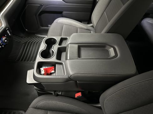 Used 2024 Chevrolet Silverado 1500 LT w/ Z71 Off-Road Package image 36