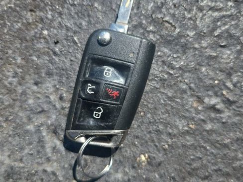 Used 2021 Volkswagen Tiguan SE FWD image 32