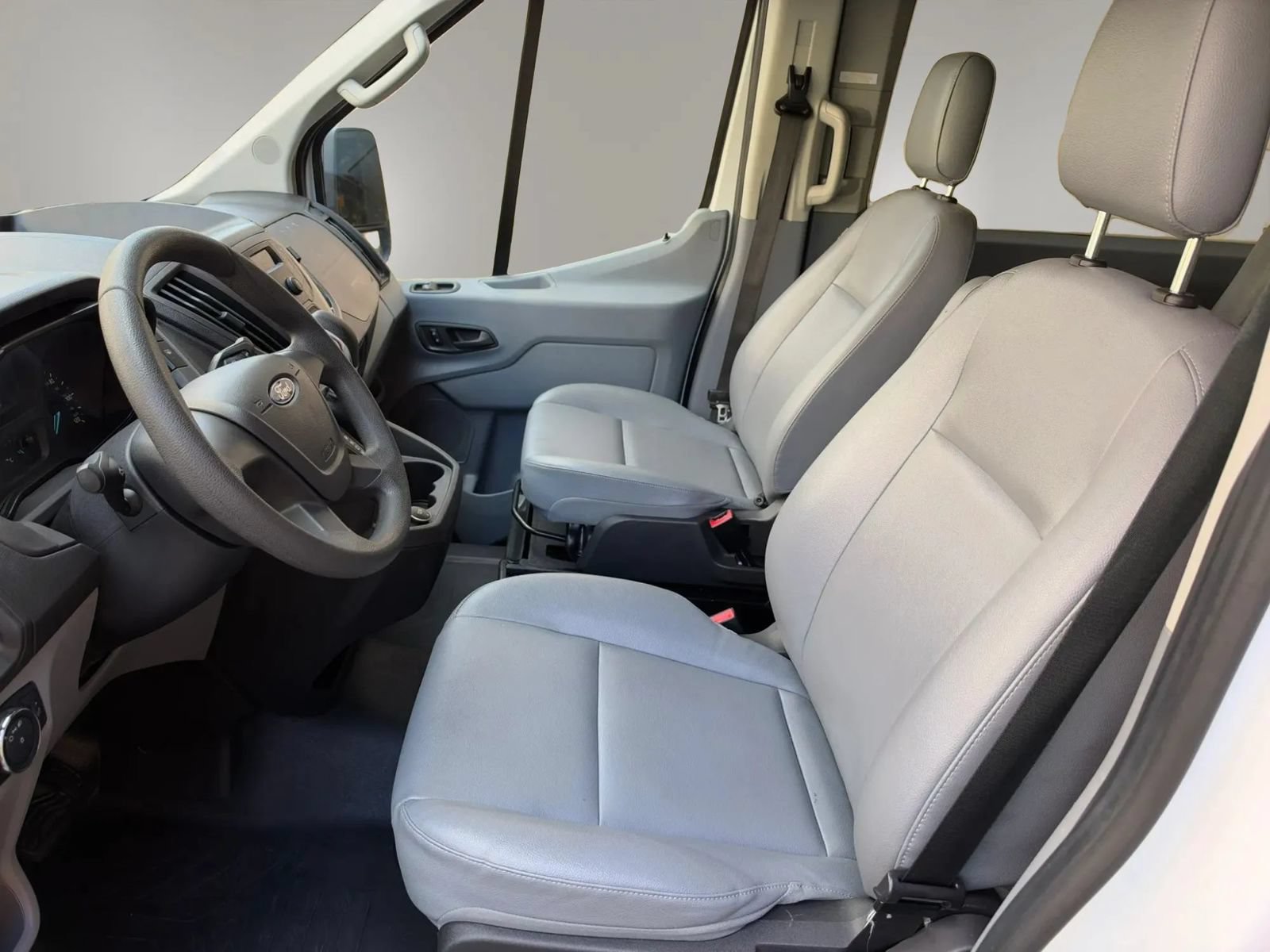 Used 2018 Ford Transit 350 XL RWD image 3