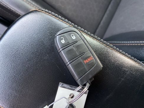 Used 2019 Jeep Compass Latitude FWD image 24