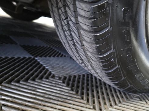 Used 2000 Ford Mustang Base 2dr Convertible image 37