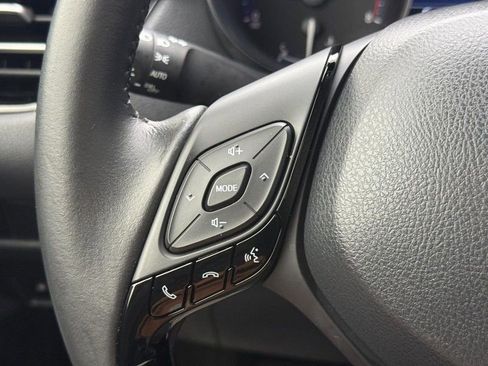 Used 2021 Toyota C-HR XLE FWD image 19