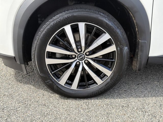 Certified 2024 Nissan Pathfinder Platinum w/ Cargo Package AWD/4WD image 10