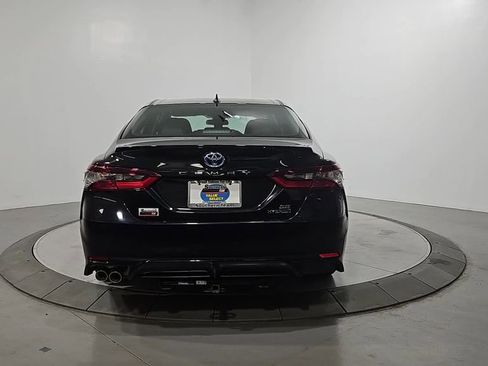 Used 2022 Toyota Camry SE FWD image 4