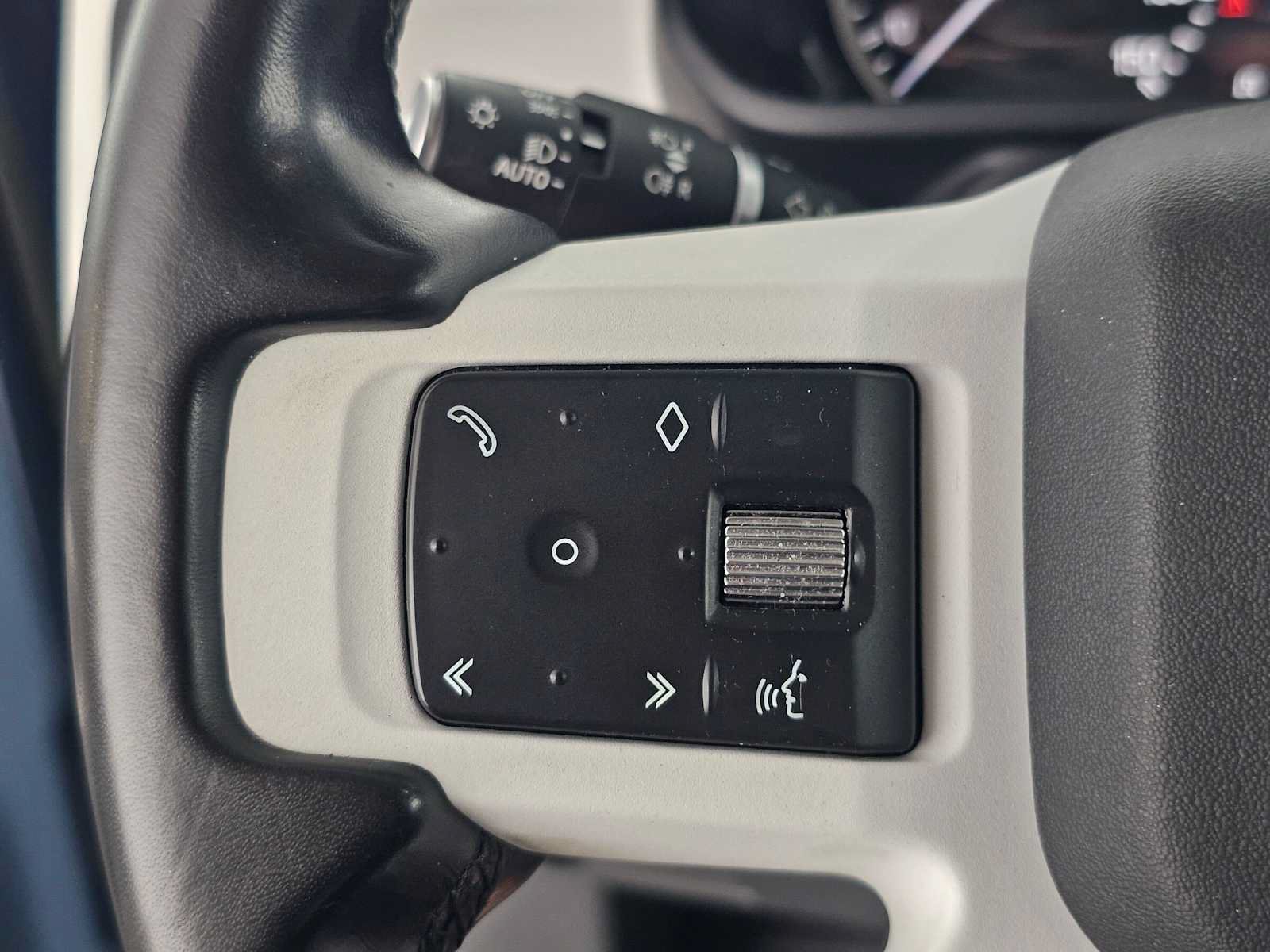 Used 2023 Land Rover Defender 110 S AWD/4WD image 28