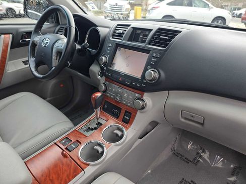 Used 2010 Toyota Highlander Limited image 12