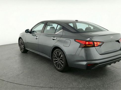 Used 2025 Nissan Altima 2.5 SV image 6