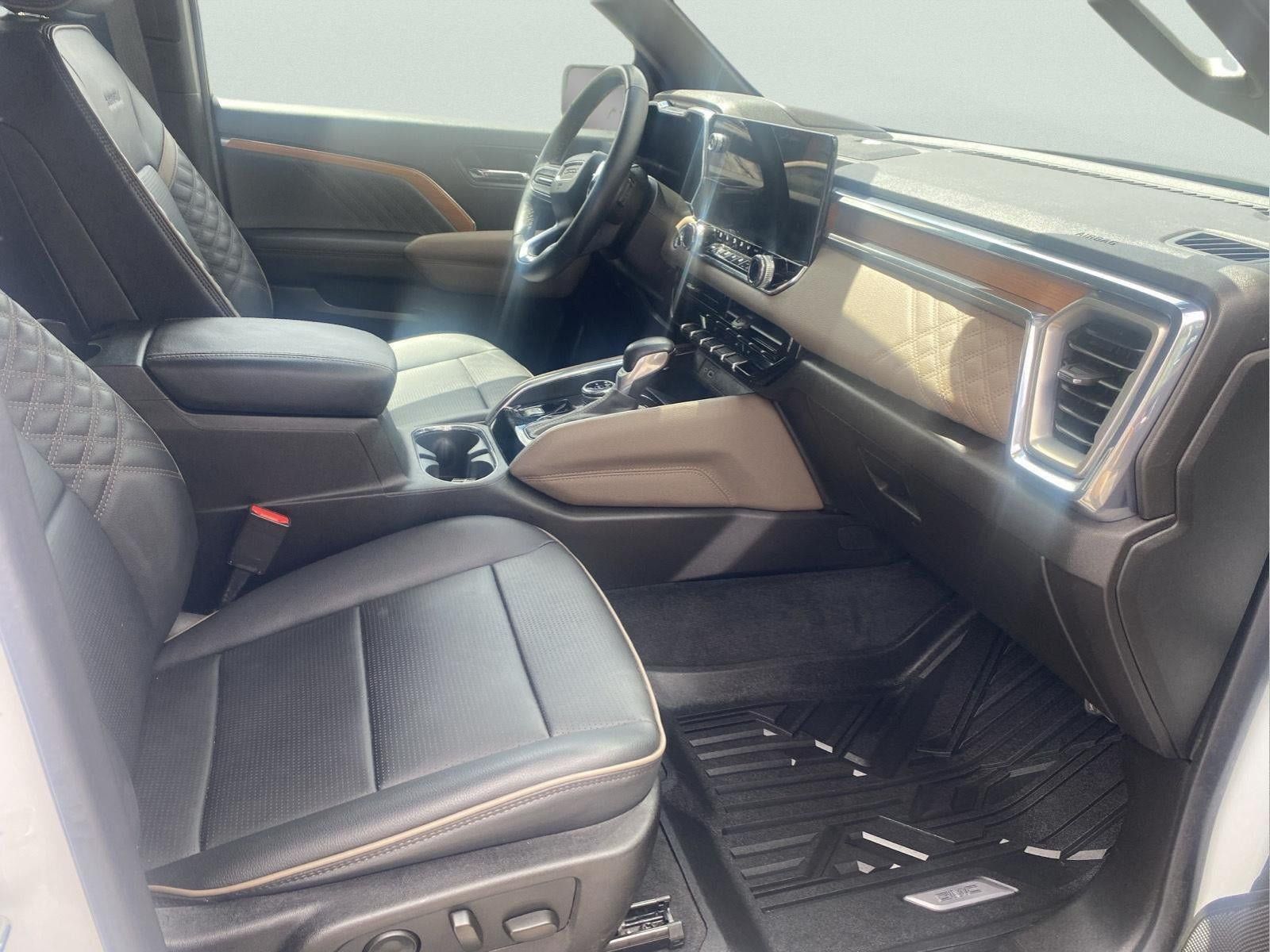 Used 2023 GMC Canyon Denali AWD/4WD image 32