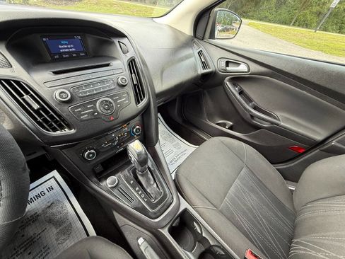 Used 2015 Ford Focus SE image 18