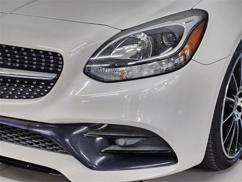 Used 2018 Mercedes-Benz SLC 300 image 11