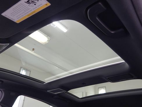 Used 2017 Mercedes-Benz S 550 Sedan w/ Sport Package w/ Sport Package image 66