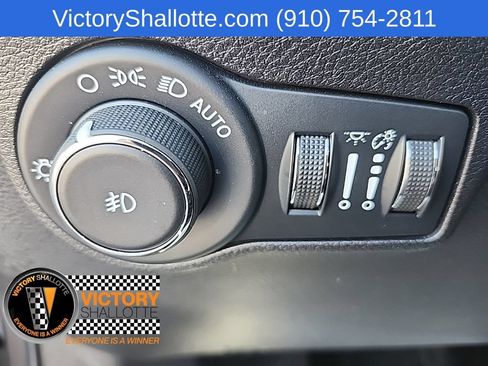 Certified 2022 Jeep Compass Latitude w/ Sun and Sound Group AWD/4WD image 18
