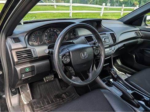 Used 2017 Honda Accord Sport image 18