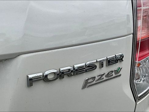 Used 2017 Subaru Forester 2.5i Premium w/ All-Weather Package AWD/4WD image 20