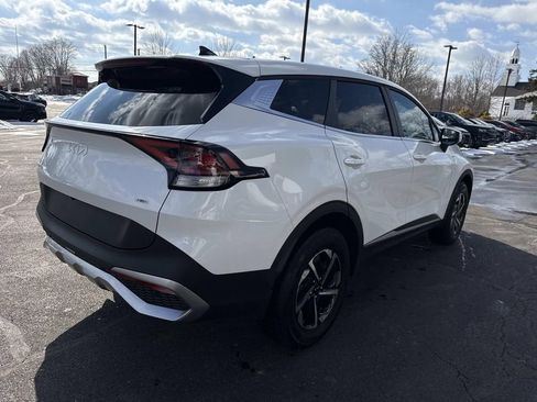 Used 2024 Kia Sportage LX image 8
