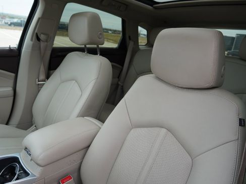Used 2012 Cadillac SRX Luxury image 10