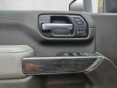 Used 2020 Chevrolet Silverado 2500 LTZ w/ LTZ Premium Package image 9