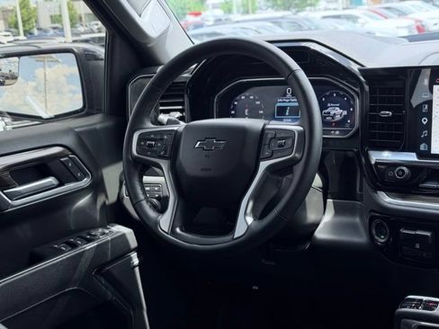 Used 2025 Chevrolet Silverado 1500 LT Trail Boss w/ Convenience Package II AWD/4WD image 29
