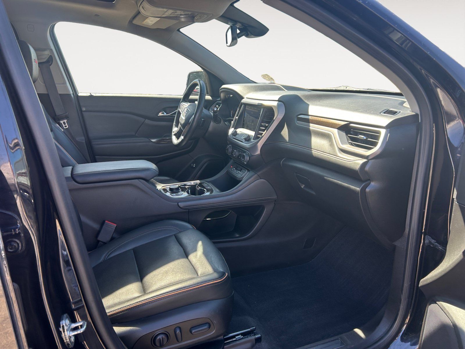 Used 2023 GMC Acadia AT4 w/ Technology Package AWD/4WD image 15