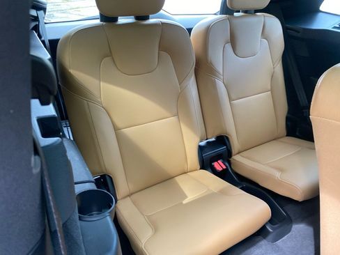 Used 2017 Volvo XC90 T6 Momentum w/ Momentum Plus Package AWD/4WD image 26