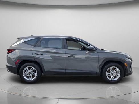 Certified 2026 Hyundai Tucson SE FWD image 4