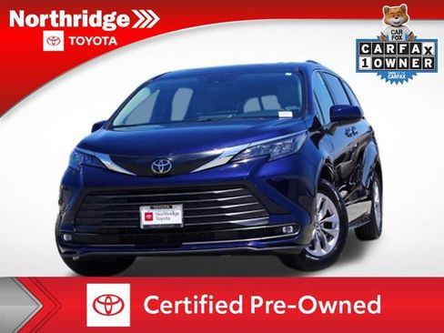 Certified 2026 Toyota Sienna XLE FWD image 1