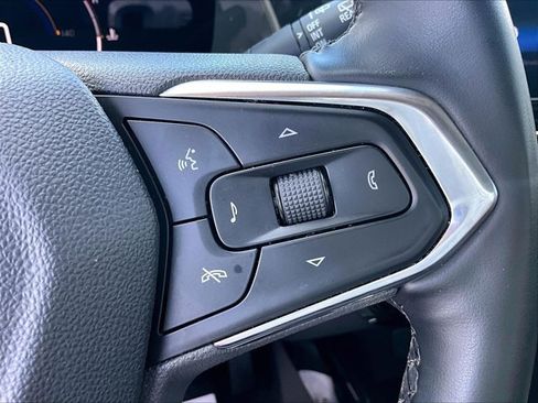 Used 2025 Chevrolet Trax LT w/ Driver Confidence Package FWD image 21