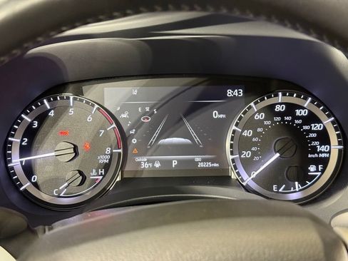 Used 2023 Toyota Highlander XLE image 28