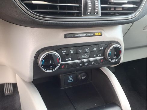 Used 2023 Ford Escape Active AWD/4WD image 17