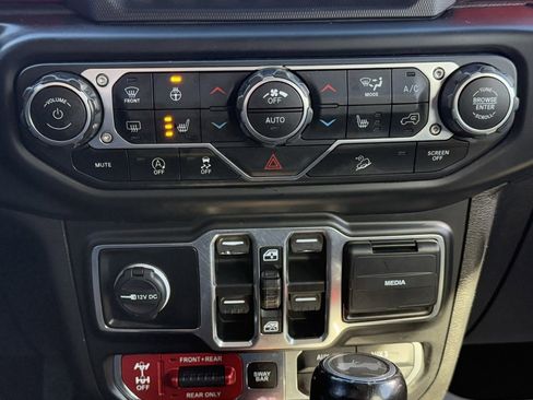 Used 2020 Jeep Wrangler Unlimited Rubicon w/ Dual Top Group image 19