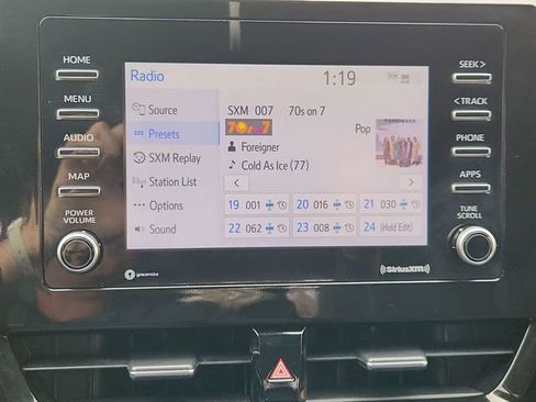 Used 2023 Toyota Camry SE image 13