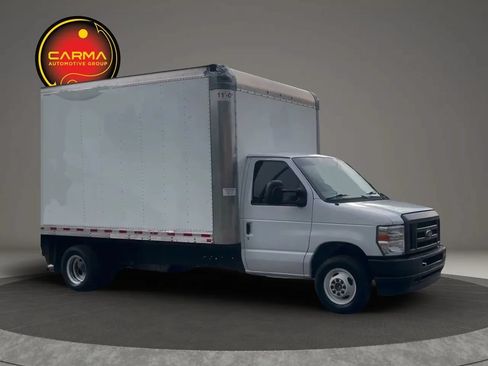 Used 2022 Ford E-350 and Econoline 350 Super Duty w/ Power Windows & Locks Group RWD image 7