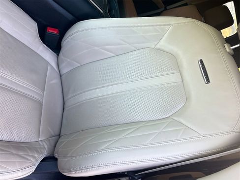 Used 2022 Ford Expedition Platinum image 20