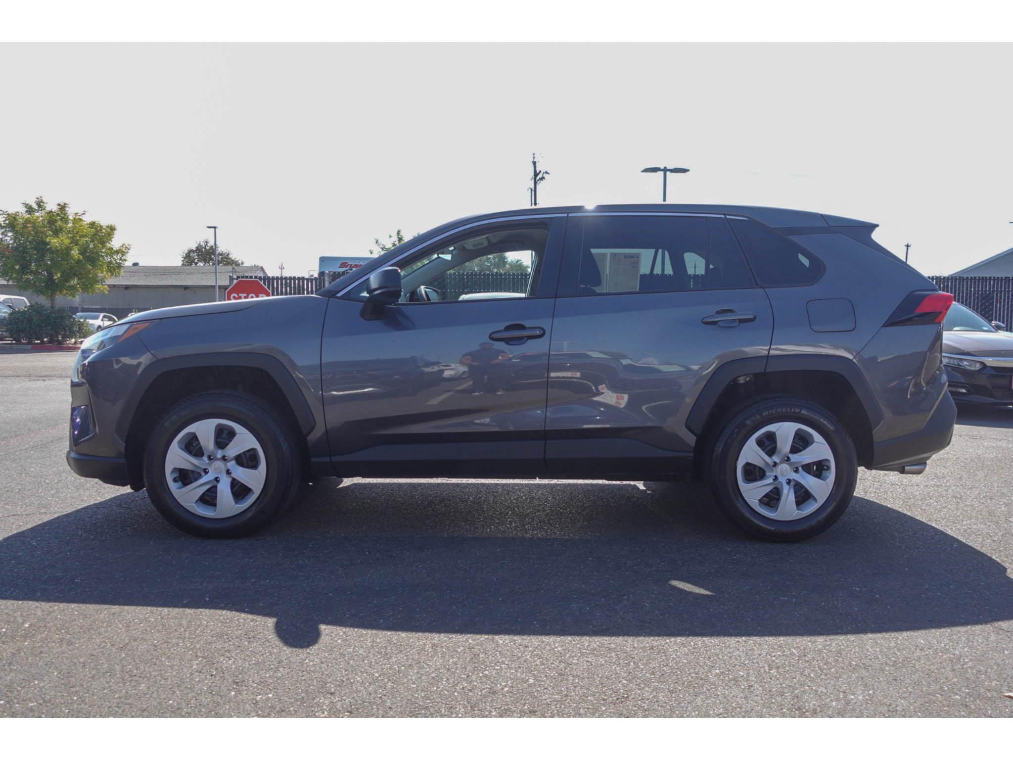 Used 2025 Toyota RAV4 LE AWD/4WD image 6