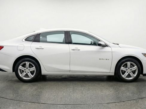 Used 2024 Chevrolet Malibu LT image 11