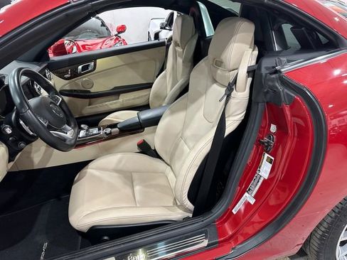 Used 2020 Mercedes-Benz SLC 300 image 17