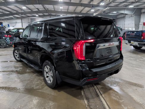 Used 2022 GMC Yukon XL SLE w/ Gmc Pro Safety Plus Package image 4