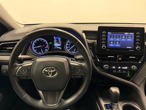 Used 2021 Toyota Camry SE w/ Convenience Package FWD image 19