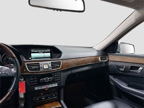 Used 2014 Mercedes-Benz E 350 4MATIC Sedan image 26