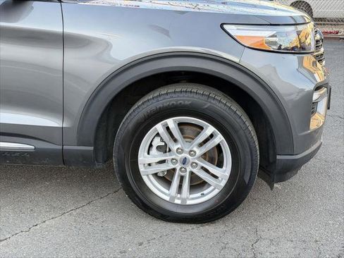 Used 2023 Ford Explorer XLT w/ Equipment Group 202A image 8