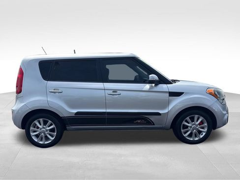 Used 2012 Kia Soul + w/ Audio Pkg FWD image 6