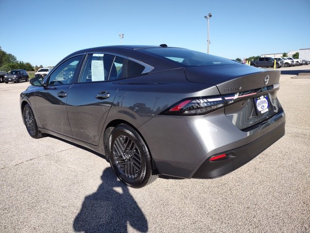 Used 2027 Nissan Sentra SV FWD image 3