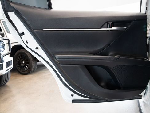 Used 2024 Toyota Camry SE FWD image 18