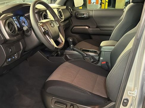 Used 2023 Toyota Tacoma TRD Off-Road image 19