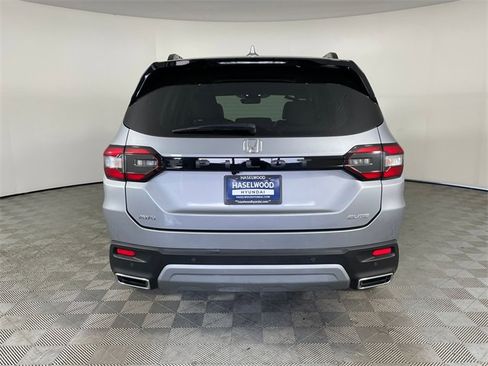 Used 2023 Honda Pilot Elite image 16