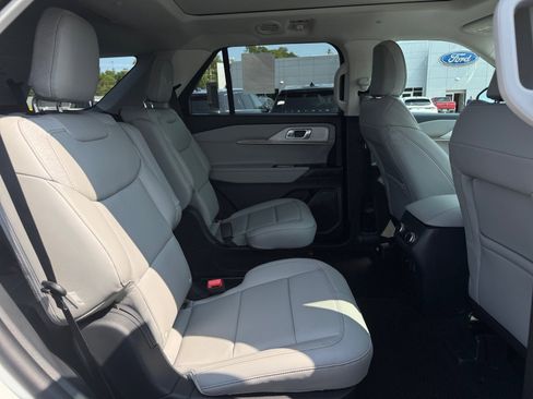 New 2025 Ford Explorer Active w/ Active Comfort Package image 27